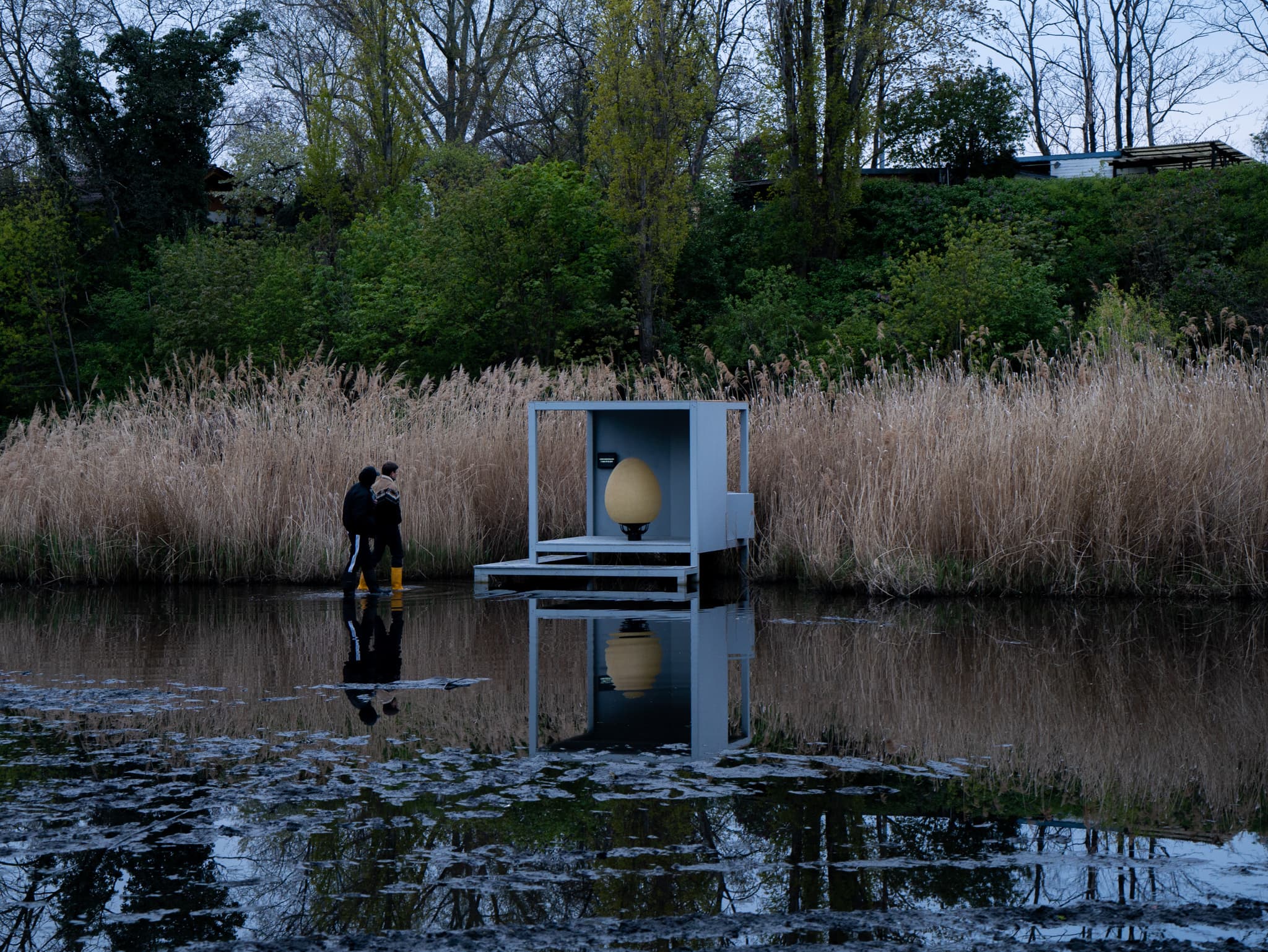 THE EGG sculpture detail